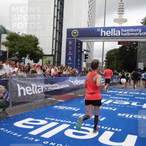 29.06.2025 - hella hamburg halbmarathon Michael Strokosch http://msf.ph/oto/8207808 29.06.2025 10:45:34 Ziel 2138, 2415, 5623, 6831, 8374, 12277, 12643, 14062, 16725, 18407, 18638 meine-sportfotos.de