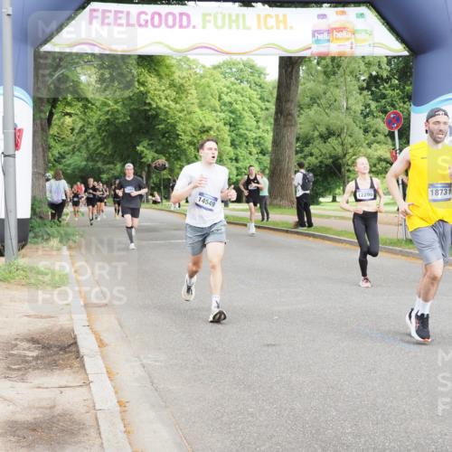 29.06.2025 - hella hamburg halbmarathon MichiJ http://msf.ph/oto/8207868 29.06.2025 10:22:43 Zwischen KM18-KM19 1910, 1959, 2836, 6473, 8956, 12290, 14549, 14975, 16148, 16724, 18455, 18731 meine-sportfotos.de