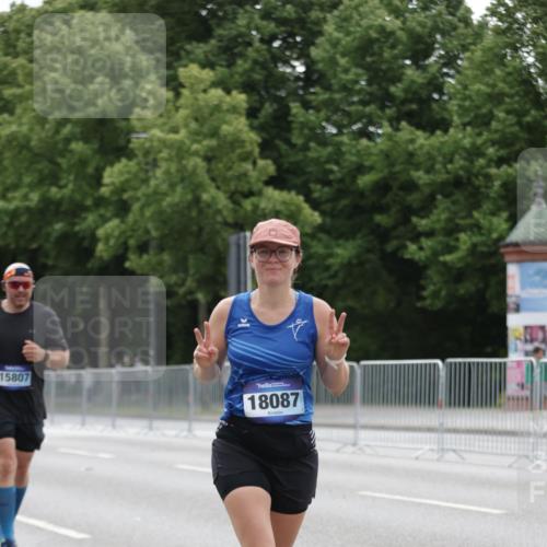 29.06.2025 - hella hamburg halbmarathon Jannik Wohlers http://msf.ph/oto/8207883 29.06.2025 10:26:10 Lombardsbrücke 1300, 2643, 4507, 4509, 4844, 6905, 7929, 8079, 8357, 9186, 11270, 12126, 13264, 14930, 15807, 16788, 17300, 17675, 18074, 18087 meine-sportfotos.de