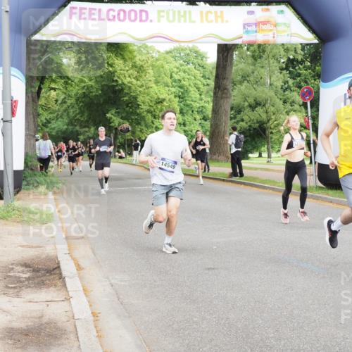 29.06.2025 - hella hamburg halbmarathon MichiJ http://msf.ph/oto/8207890 29.06.2025 10:22:43 Zwischen KM18-KM19 1910, 1959, 2836, 6473, 8956, 12290, 14549, 14975, 16148, 16724, 18455, 18731 meine-sportfotos.de