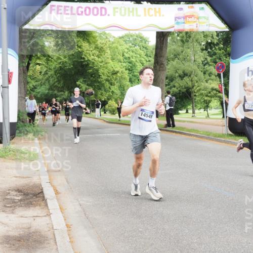 29.06.2025 - hella hamburg halbmarathon MichiJ http://msf.ph/oto/8207964 29.06.2025 10:22:44 Zwischen KM18-KM19 1959, 2836, 6473, 8956, 12290, 13066, 14549, 14975, 16148, 16724, 18455, 18731 meine-sportfotos.de