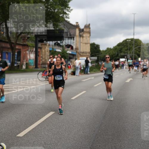 29.06.2025 - hella hamburg halbmarathon Yannick Fuchs http://msf.ph/oto/8207995 29.06.2025 10:44:57 20KM 1461, 1466, 1750, 1817, 2207, 2411, 2540, 2880, 3654, 4077, 4816, 5018, 5115, 6027, 6712, 7052, 7134, 7369, 7397, 7583, 7930, 7932, 8117, 8205, 8261, 8819, 9057, 10215, 11214, 11422, 12016, 12778, 12949, 13687, 13701, 13808, 13875, 14034, 14125, 14626, 15362, 15395, 15720, 16285, 16291, 17129, 17179, 17221, 17823, 18006, 18182, 18394, 18413, 18489 meine-sportfotos.de