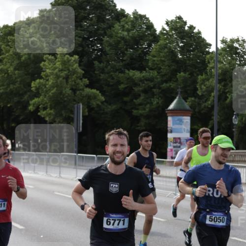 29.06.2025 - hella hamburg halbmarathon Jannik Wohlers http://msf.ph/oto/8208028 29.06.2025 09:48:48 Lombardsbrücke 1600, 1603, 2044, 2707, 2745, 2797, 2849, 3116, 5050, 5648, 5889, 6037, 6047, 6149, 6771, 7109, 7743, 7981, 8358, 9640, 10369, 10451, 10877, 11423, 11447, 11952, 12088, 12091, 12098, 12168, 12739, 13064, 13158, 13190, 13755, 13900, 14075, 14311, 14603, 14905, 15178, 15410, 16280, 16400, 17097, 17489, 17722, 17723, 17792, 17916, 18062, 18156, 18193 meine-sportfotos.de