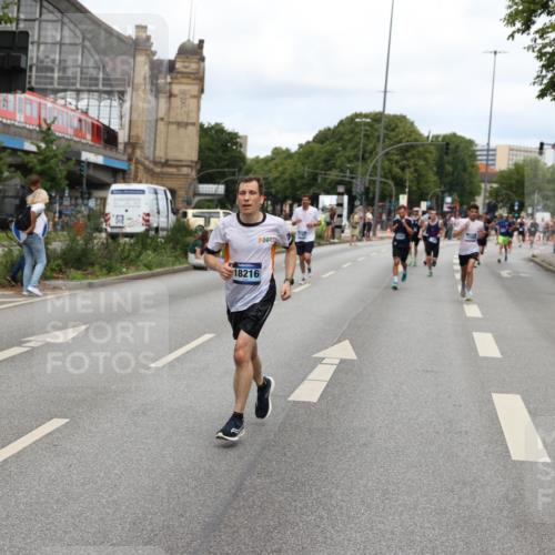 29.06.2025 - hella hamburg halbmarathon Yannick Fuchs http://msf.ph/oto/8208091 29.06.2025 10:32:18 20KM 1290, 1505, 2404, 3480, 3790, 5042, 5791, 5923, 6047, 9017, 9944, 10190, 10451, 10922, 11106, 11423, 12739, 12900, 13148, 13372, 13595, 13900, 15888, 17726, 18103, 18193, 18216, 18277, 18357, 18986 meine-sportfotos.de