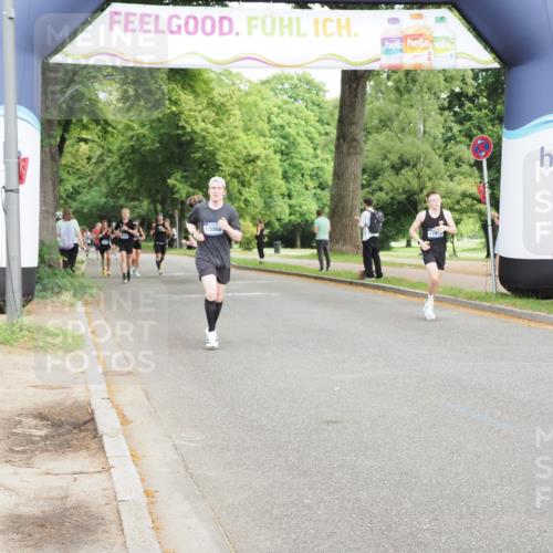29.06.2025 - hella hamburg halbmarathon MichiJ http://msf.ph/oto/8208112 29.06.2025 10:22:45 Zwischen KM18-KM19 1959, 2836, 6473, 8956, 12290, 13066, 14549, 14975, 16148, 16724, 18455, 18731 meine-sportfotos.de