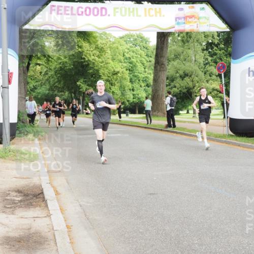 29.06.2025 - hella hamburg halbmarathon MichiJ http://msf.ph/oto/8208161 29.06.2025 10:22:45 Zwischen KM18-KM19 1959, 2836, 6473, 8956, 12290, 13066, 14549, 14975, 16148, 16724, 18455, 18731 meine-sportfotos.de