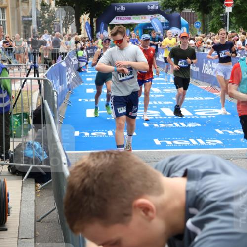29.06.2025 - hella hamburg halbmarathon Zöllner http://msf.ph/oto/8208205 29.06.2025 10:49:27 Ziel 1342, 1476, 2878, 4183, 4185, 10189, 11339, 11779, 11819, 12670, 13269, 14526, 14838, 15422, 15784, 15894, 15966, 16891, 18476, 18887, 18960 meine-sportfotos.de
