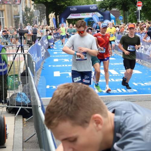 29.06.2025 - hella hamburg halbmarathon Zöllner http://msf.ph/oto/8208252 29.06.2025 10:49:28 Ziel 1342, 1476, 2878, 4183, 4185, 8813, 10189, 11339, 11779, 11819, 12670, 13269, 14526, 14838, 15422, 15784, 15894, 15966, 16891, 18476, 18887, 18960 meine-sportfotos.de