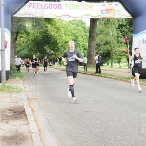 29.06.2025 - hella hamburg halbmarathon MichiJ http://msf.ph/oto/8208312 29.06.2025 10:22:46 Zwischen KM18-KM19 1959, 2836, 6473, 12290, 13066, 14549, 14975, 16148, 16724, 17802, 18455, 18731 meine-sportfotos.de