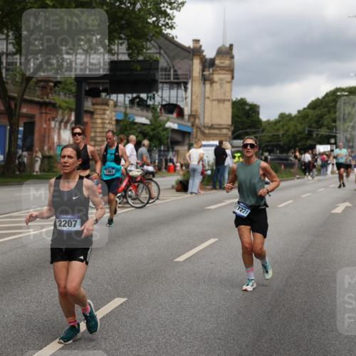 29.06.2025 - hella hamburg halbmarathon Yannick Fuchs http://msf.ph/oto/8208316 29.06.2025 10:44:58 20KM 1461, 1466, 1750, 1817, 2207, 2411, 2540, 2880, 3654, 4077, 4816, 5018, 5115, 6027, 6712, 7052, 7134, 7369, 7397, 7583, 8117, 8205, 8261, 8819, 9057, 10215, 11214, 11422, 12016, 12778, 12949, 13687, 13701, 13808, 13875, 14125, 14626, 15362, 15395, 15720, 16285, 16291, 17129, 17179, 17221, 17823, 18006, 18182, 18394, 18413, 18489 meine-sportfotos.de
