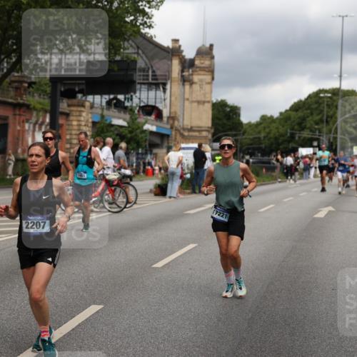 29.06.2025 - hella hamburg halbmarathon Yannick Fuchs http://msf.ph/oto/8208328 29.06.2025 10:44:58 20KM 1461, 1466, 1750, 1817, 2207, 2411, 2540, 2880, 3654, 4077, 4816, 5018, 5115, 6027, 6712, 7052, 7134, 7369, 7397, 7583, 8117, 8205, 8261, 8819, 9057, 10215, 11214, 11422, 12016, 12778, 12949, 13687, 13701, 13808, 13875, 14125, 14626, 15362, 15395, 15720, 16285, 16291, 17129, 17179, 17221, 17823, 18006, 18182, 18394, 18413, 18489 meine-sportfotos.de