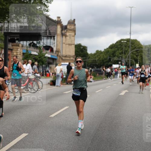 29.06.2025 - hella hamburg halbmarathon Yannick Fuchs http://msf.ph/oto/8208336 29.06.2025 10:44:58 20KM 1461, 1466, 1750, 1817, 2207, 2411, 2540, 2880, 3654, 4077, 4816, 5018, 5115, 6027, 6712, 7052, 7134, 7369, 7397, 7583, 8117, 8205, 8261, 8819, 9057, 10215, 11214, 11422, 12016, 12778, 12949, 13687, 13701, 13808, 13875, 14125, 14626, 15362, 15395, 15720, 16285, 16291, 17129, 17179, 17221, 17823, 18006, 18182, 18394, 18413, 18489 meine-sportfotos.de