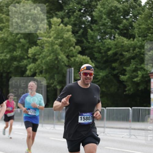 29.06.2025 - hella hamburg halbmarathon Jannik Wohlers http://msf.ph/oto/8208351 29.06.2025 10:26:12 Lombardsbrücke 1300, 2643, 4507, 4509, 4844, 6905, 7929, 8079, 8357, 9186, 11270, 12126, 13264, 14930, 15027, 15807, 16788, 17300, 17675, 18074, 18087, 18516 meine-sportfotos.de