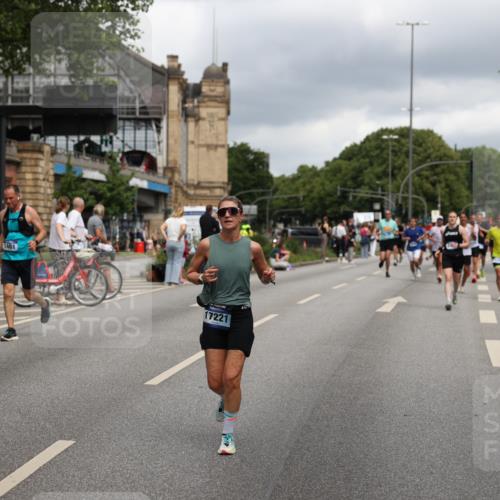 29.06.2025 - hella hamburg halbmarathon Yannick Fuchs http://msf.ph/oto/8208377 29.06.2025 10:44:58 20KM 1461, 1466, 1750, 1817, 2207, 2411, 2540, 2880, 3654, 4077, 4816, 5018, 5115, 6027, 6712, 7052, 7134, 7369, 7397, 7583, 8117, 8205, 8261, 8819, 9057, 10215, 11214, 11422, 12016, 12778, 12949, 13687, 13701, 13808, 13875, 14125, 14626, 15362, 15395, 15720, 16285, 16291, 17129, 17179, 17221, 17823, 18006, 18182, 18394, 18413, 18489 meine-sportfotos.de