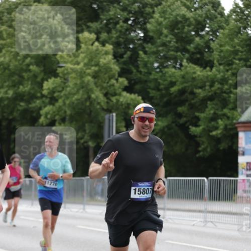 29.06.2025 - hella hamburg halbmarathon Jannik Wohlers http://msf.ph/oto/8208379 29.06.2025 10:26:12 Lombardsbrücke 1300, 2643, 4507, 4509, 4844, 6905, 7929, 8079, 8357, 9186, 11270, 12126, 13264, 14930, 15027, 15807, 16788, 17300, 17675, 18074, 18087, 18516 meine-sportfotos.de