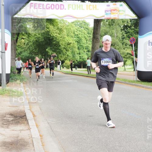 29.06.2025 - hella hamburg halbmarathon MichiJ http://msf.ph/oto/8208421 29.06.2025 10:22:47 Zwischen KM18-KM19 6473, 12290, 13066, 14549, 14975, 16148, 17802, 18455, 18731 meine-sportfotos.de
