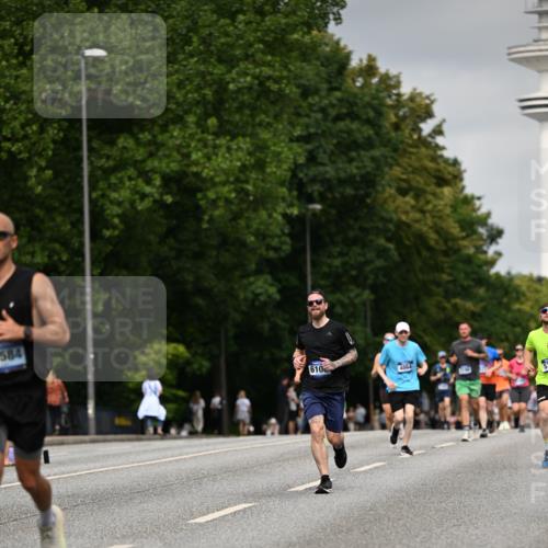 29.06.2025 - hella hamburg halbmarathon Dr. Thomas Lammeyer http://msf.ph/oto/8208423 29.06.2025 10:12:14 Kennedybrücke 1079, 1427, 1527, 2032, 2309, 3328, 3922, 4228, 4864, 5347, 6100, 7019, 9071, 9338 meine-sportfotos.de