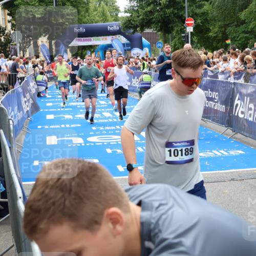 29.06.2025 - hella hamburg halbmarathon Zöllner http://msf.ph/oto/8208435 29.06.2025 10:49:30 Ziel 1342, 1476, 2878, 8437, 8689, 8813, 11339, 11779, 12094, 12670, 13269, 14838, 15784, 15894, 15966, 16891, 18476, 18887, 18960 meine-sportfotos.de