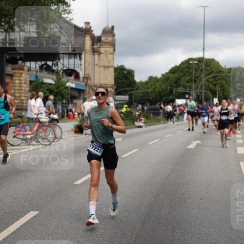 29.06.2025 - hella hamburg halbmarathon Yannick Fuchs http://msf.ph/oto/8208457 29.06.2025 10:44:58 20KM 1461, 1466, 1750, 1817, 2207, 2411, 2540, 2880, 3654, 4077, 4816, 5018, 5115, 6027, 6712, 7052, 7134, 7369, 7397, 7583, 8117, 8205, 8261, 8819, 9057, 10215, 11214, 11422, 12016, 12778, 12949, 13687, 13701, 13808, 13875, 14125, 14626, 15362, 15395, 15720, 16285, 16291, 17129, 17179, 17221, 17823, 18006, 18182, 18394, 18413, 18489 meine-sportfotos.de