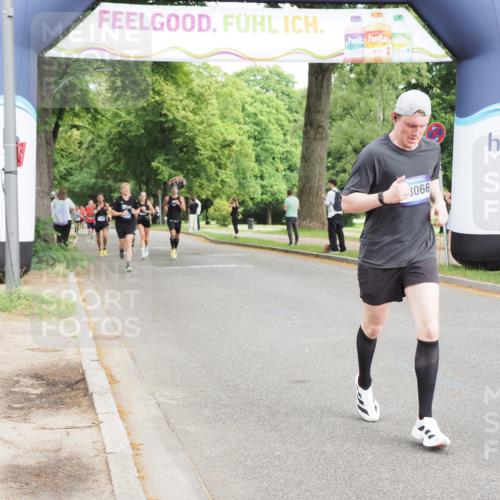 29.06.2025 - hella hamburg halbmarathon MichiJ http://msf.ph/oto/8208474 29.06.2025 10:22:47 Zwischen KM18-KM19 6473, 12290, 13066, 14549, 14975, 16148, 17802, 18455, 18731 meine-sportfotos.de