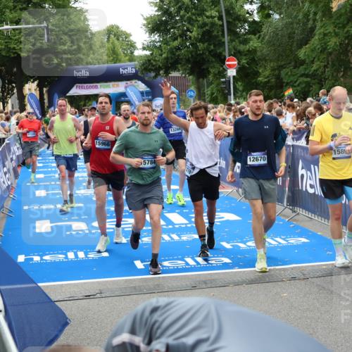 29.06.2025 - hella hamburg halbmarathon Zöllner http://msf.ph/oto/8208565 29.06.2025 10:49:32 Ziel 1342, 1476, 2592, 2596, 2878, 8437, 8689, 8813, 11339, 11340, 11779, 12094, 12670, 13233, 13269, 14838, 15784, 15857, 15894, 15966, 16114, 16592, 16891, 18476, 18887, 18960 meine-sportfotos.de