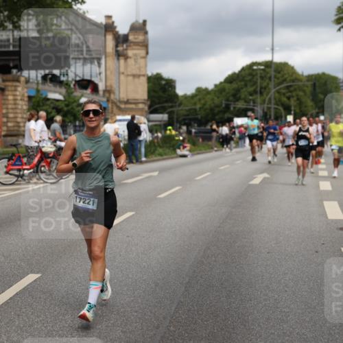 29.06.2025 - hella hamburg halbmarathon Yannick Fuchs http://msf.ph/oto/8208585 29.06.2025 10:44:59 20KM 1461, 1466, 1750, 1817, 2207, 2411, 2540, 2880, 3654, 4077, 4816, 5018, 5115, 6027, 7052, 7134, 7369, 7397, 7583, 8117, 8205, 8261, 8819, 9057, 10215, 11214, 11422, 11512, 12016, 12778, 12949, 13687, 13701, 13808, 13875, 14125, 14626, 15362, 15395, 15720, 16285, 16291, 17129, 17179, 17221, 17823, 18006, 18182, 18394, 18413, 18489, 19007 meine-sportfotos.de