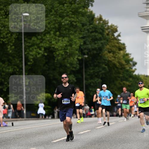 29.06.2025 - hella hamburg halbmarathon Dr. Thomas Lammeyer http://msf.ph/oto/8208644 29.06.2025 10:12:15 Kennedybrücke 1079, 1427, 1527, 2190, 2309, 3922, 4228, 4864, 5347, 6100, 7019, 9071, 9338 meine-sportfotos.de