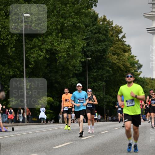 29.06.2025 - hella hamburg halbmarathon Dr. Thomas Lammeyer http://msf.ph/oto/8208670 29.06.2025 10:12:18 Kennedybrücke 1079, 1427, 1527, 2190, 2309, 3922, 4228, 4864, 5347, 6100, 7019, 9071 meine-sportfotos.de