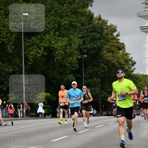 29.06.2025 - hella hamburg halbmarathon Dr. Thomas Lammeyer http://msf.ph/oto/8208685 29.06.2025 10:12:18 Kennedybrücke 1079, 1427, 1527, 2190, 2309, 3922, 4228, 4864, 5347, 6100, 7019, 9071 meine-sportfotos.de