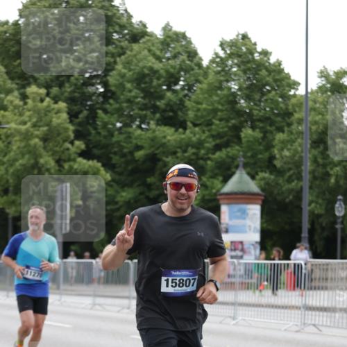 29.06.2025 - hella hamburg halbmarathon Jannik Wohlers http://msf.ph/oto/8208710 29.06.2025 10:26:13 Lombardsbrücke 1300, 2643, 4507, 4509, 4844, 6625, 6905, 7929, 8079, 9186, 11270, 12126, 13264, 14930, 15027, 15807, 15878, 16788, 17300, 17675, 18074, 18087, 18516 meine-sportfotos.de