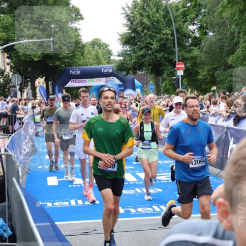 29.06.2025 - hella hamburg halbmarathon Zöllner http://msf.ph/oto/8208717 29.06.2025 10:49:39 Ziel 2504, 2516, 2592, 2596, 2889, 2937, 5705, 5978, 6115, 8689, 9038, 9463, 9649, 11340, 11679, 11977, 12094, 13233, 14562, 15392, 15857, 16114, 16592, 16738, 17001, 18058 meine-sportfotos.de