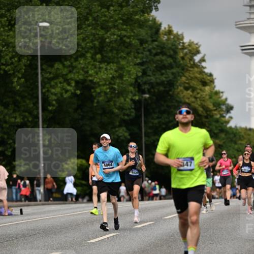 29.06.2025 - hella hamburg halbmarathon Dr. Thomas Lammeyer http://msf.ph/oto/8208777 29.06.2025 10:12:19 Kennedybrücke 1079, 1427, 1527, 2190, 2309, 3922, 4228, 4864, 5347, 6100, 7019, 9071 meine-sportfotos.de