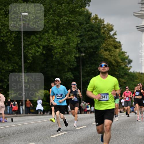 29.06.2025 - hella hamburg halbmarathon Dr. Thomas Lammeyer http://msf.ph/oto/8208787 29.06.2025 10:12:19 Kennedybrücke 1079, 1427, 1527, 2190, 2309, 3922, 4228, 4864, 5347, 6100, 7019, 9071 meine-sportfotos.de