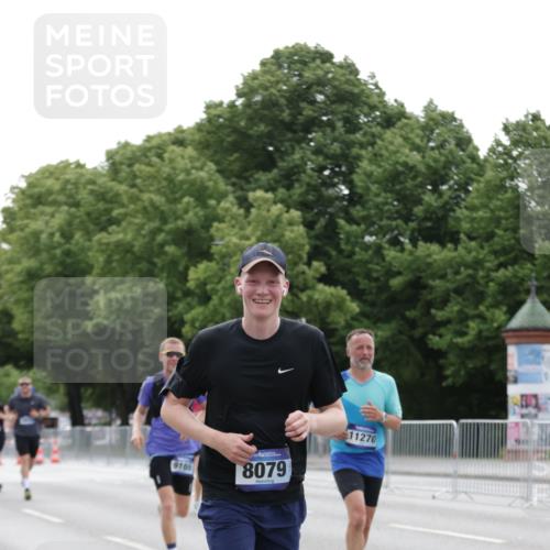 29.06.2025 - hella hamburg halbmarathon Jannik Wohlers http://msf.ph/oto/8208793 29.06.2025 10:26:14 Lombardsbrücke 1300, 2643, 4507, 4509, 4844, 6625, 6905, 8079, 9186, 11270, 11740, 12126, 13264, 14930, 15027, 15807, 15878, 16788, 17300, 17675, 18074, 18087, 18516 meine-sportfotos.de