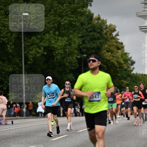 29.06.2025 - hella hamburg halbmarathon Dr. Thomas Lammeyer http://msf.ph/oto/8208826 29.06.2025 10:12:20 Kennedybrücke 1079, 1427, 1527, 2190, 2309, 3922, 4228, 4864, 5347, 6100, 7019, 9071 meine-sportfotos.de