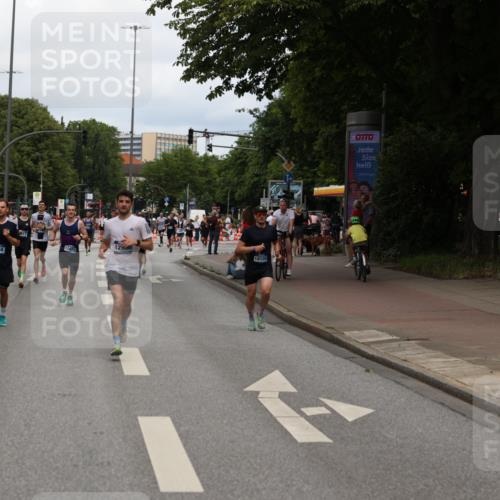 29.06.2025 - hella hamburg halbmarathon Yannick Fuchs http://msf.ph/oto/8208833 29.06.2025 10:32:19 20KM 1290, 1505, 2404, 3480, 3790, 5042, 5791, 5923, 6047, 9017, 9944, 10190, 10793, 10922, 11106, 11423, 12739, 12900, 13148, 13372, 13595, 13900, 15303, 15888, 16698, 17726, 18103, 18193, 18216, 18277, 18357, 18986 meine-sportfotos.de