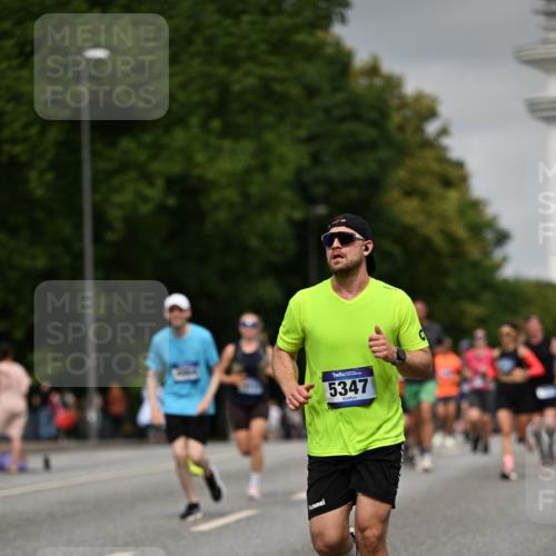29.06.2025 - hella hamburg halbmarathon Dr. Thomas Lammeyer http://msf.ph/oto/8208837 29.06.2025 10:12:20 Kennedybrücke 1079, 1427, 1527, 2190, 2309, 3922, 4228, 4864, 5347, 6100, 7019, 9071 meine-sportfotos.de