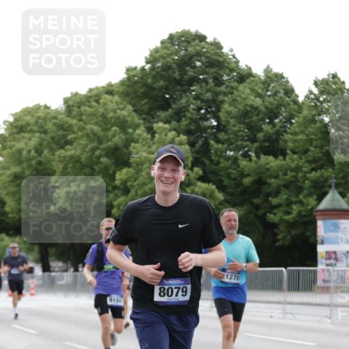 29.06.2025 - hella hamburg halbmarathon Jannik Wohlers http://msf.ph/oto/8208847 29.06.2025 10:26:14 Lombardsbrücke 1300, 2643, 4507, 4509, 4844, 6625, 6905, 8079, 9186, 11270, 11740, 12126, 13264, 14930, 15027, 15807, 15878, 16788, 17300, 17675, 18074, 18087, 18516 meine-sportfotos.de