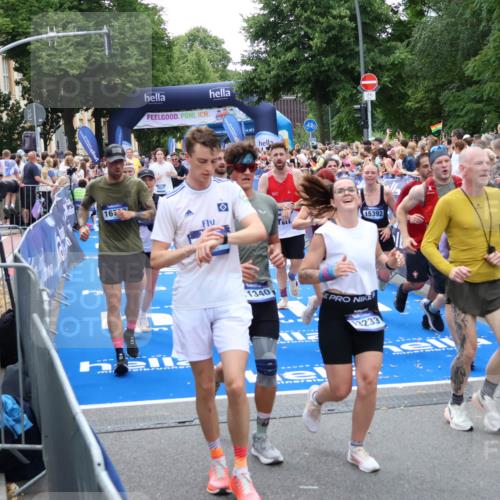 29.06.2025 - hella hamburg halbmarathon Zöllner http://msf.ph/oto/8208856 29.06.2025 10:49:41 Ziel 2504, 2516, 2706, 2889, 2937, 3060, 5705, 5978, 6115, 7332, 9038, 9463, 9619, 9649, 11340, 11679, 11977, 13233, 14562, 15392, 16114, 16592, 16738, 16843, 17001, 18058, 18451 meine-sportfotos.de