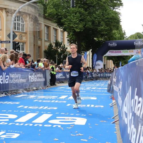 29.06.2025 - hella hamburg halbmarathon Strokosch-Dieckow http://msf.ph/oto/8208858 29.06.2025 10:20:45 Ziel 11210, 14360, 14766, 16988, 17402 meine-sportfotos.de
