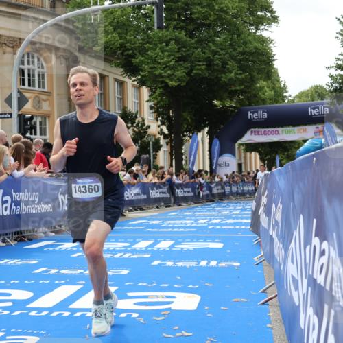 29.06.2025 - hella hamburg halbmarathon Strokosch-Dieckow http://msf.ph/oto/8208877 29.06.2025 10:20:46 Ziel 11210, 14360, 14766, 16988, 17402 meine-sportfotos.de