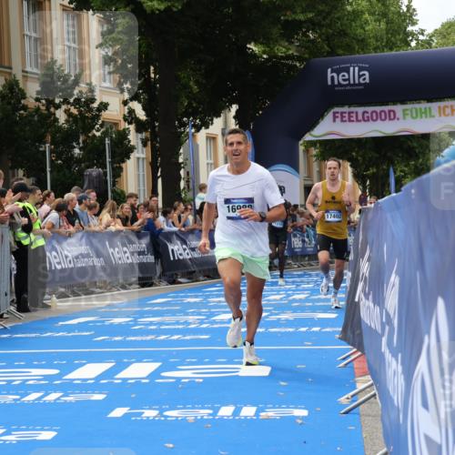 29.06.2025 - hella hamburg halbmarathon Strokosch-Dieckow http://msf.ph/oto/8208933 29.06.2025 10:20:49 Ziel 11210, 14766, 16988, 17402, 19075 meine-sportfotos.de