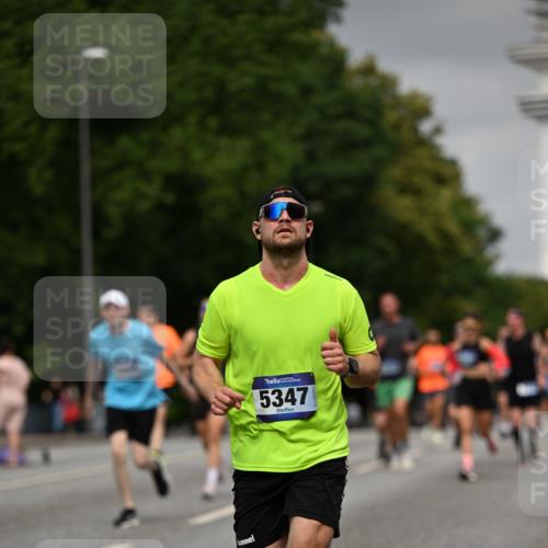 29.06.2025 - hella hamburg halbmarathon Dr. Thomas Lammeyer http://msf.ph/oto/8208952 29.06.2025 10:12:21 Kennedybrücke 1427, 1527, 2190, 2309, 4228, 4864, 5347, 6100, 6918, 7019, 9071 meine-sportfotos.de