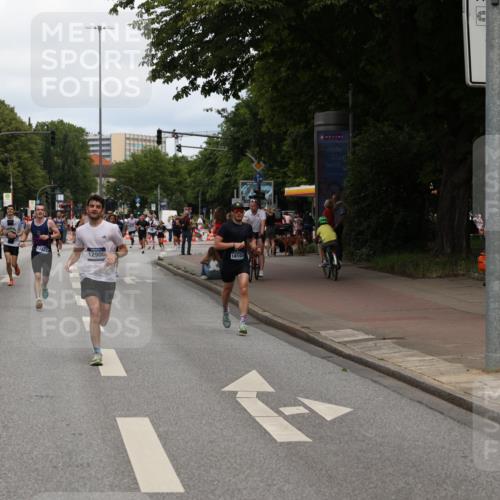 29.06.2025 - hella hamburg halbmarathon Yannick Fuchs http://msf.ph/oto/8208962 29.06.2025 10:32:20 20KM 1290, 1505, 2404, 3480, 3790, 5042, 5791, 5923, 6047, 9017, 9944, 10793, 10922, 11106, 11423, 12739, 12900, 13148, 13372, 13595, 13900, 15303, 15888, 16698, 17726, 18103, 18193, 18216, 18277, 18357, 18986 meine-sportfotos.de