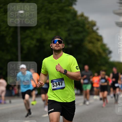 29.06.2025 - hella hamburg halbmarathon Dr. Thomas Lammeyer http://msf.ph/oto/8208964 29.06.2025 10:12:21 Kennedybrücke 1427, 1527, 2190, 2309, 4228, 4864, 5347, 6100, 6918, 7019, 9071 meine-sportfotos.de