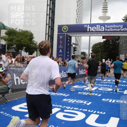 29.06.2025 - hella hamburg halbmarathon Michael Strokosch http://msf.ph/oto/8208990 29.06.2025 10:46:02 Ziel 2189, 4277, 5648, 6532, 8269, 8577, 8871, 10792, 11821, 11936, 12084, 14462, 14911, 15149, 17008, 18081, 18185, 19116 meine-sportfotos.de