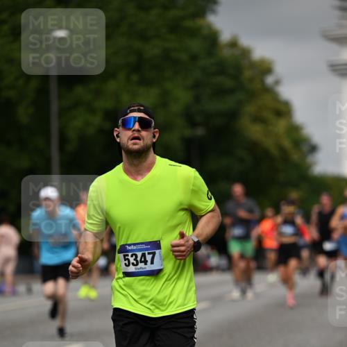 29.06.2025 - hella hamburg halbmarathon Dr. Thomas Lammeyer http://msf.ph/oto/8208994 29.06.2025 10:12:21 Kennedybrücke 1427, 1527, 2190, 2309, 4228, 4864, 5347, 6100, 6918, 7019, 9071 meine-sportfotos.de