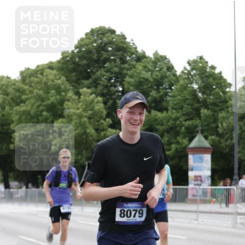 29.06.2025 - hella hamburg halbmarathon Jannik Wohlers http://msf.ph/oto/8209059 29.06.2025 10:26:14 Lombardsbrücke 1300, 2643, 4507, 4509, 4844, 6625, 6905, 8079, 9186, 11270, 11740, 12126, 13264, 14930, 15027, 15807, 15878, 16788, 17300, 17675, 18074, 18087, 18516 meine-sportfotos.de