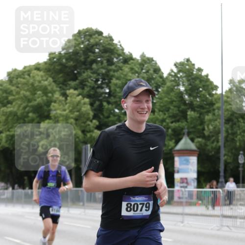 29.06.2025 - hella hamburg halbmarathon Jannik Wohlers http://msf.ph/oto/8209110 29.06.2025 10:26:14 Lombardsbrücke 1300, 2643, 4507, 4509, 4844, 6625, 6905, 8079, 9186, 11270, 11740, 12126, 13264, 14930, 15027, 15807, 15878, 16788, 17300, 17675, 18074, 18087, 18516 meine-sportfotos.de