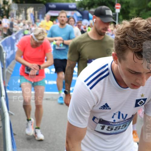 29.06.2025 - hella hamburg halbmarathon Zöllner http://msf.ph/oto/8209113 29.06.2025 10:49:45 Ziel 2504, 2706, 2937, 3060, 3543, 5894, 5978, 6115, 6125, 7332, 9463, 9551, 9619, 9723, 9924, 11977, 13159, 14794, 16843, 16877, 17282, 17753, 18058, 18451, 18926 meine-sportfotos.de